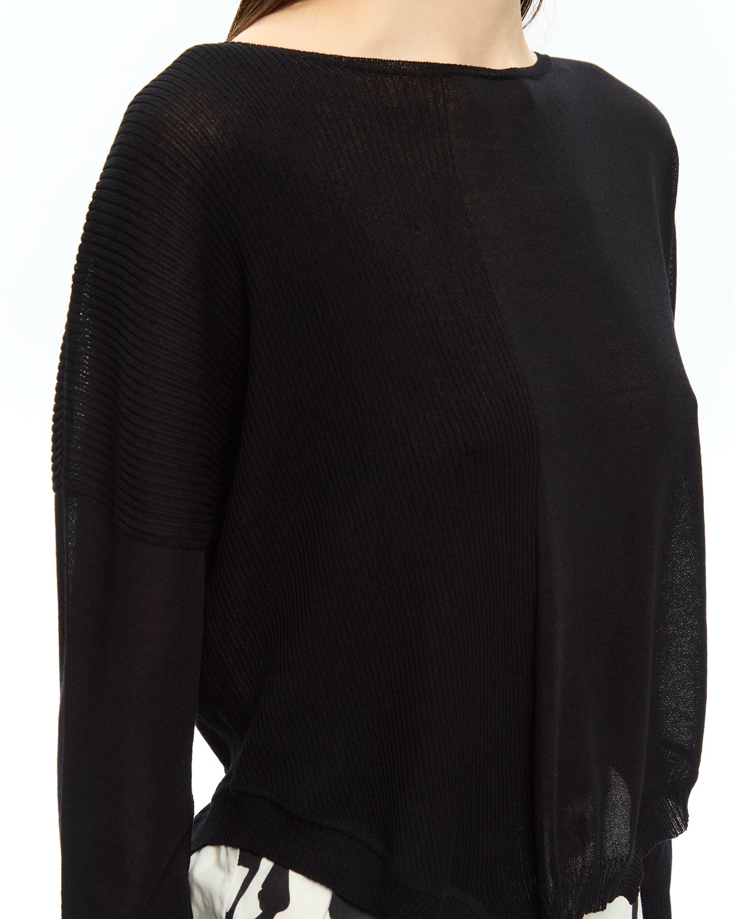 MLO Top con scollo ampio NERO