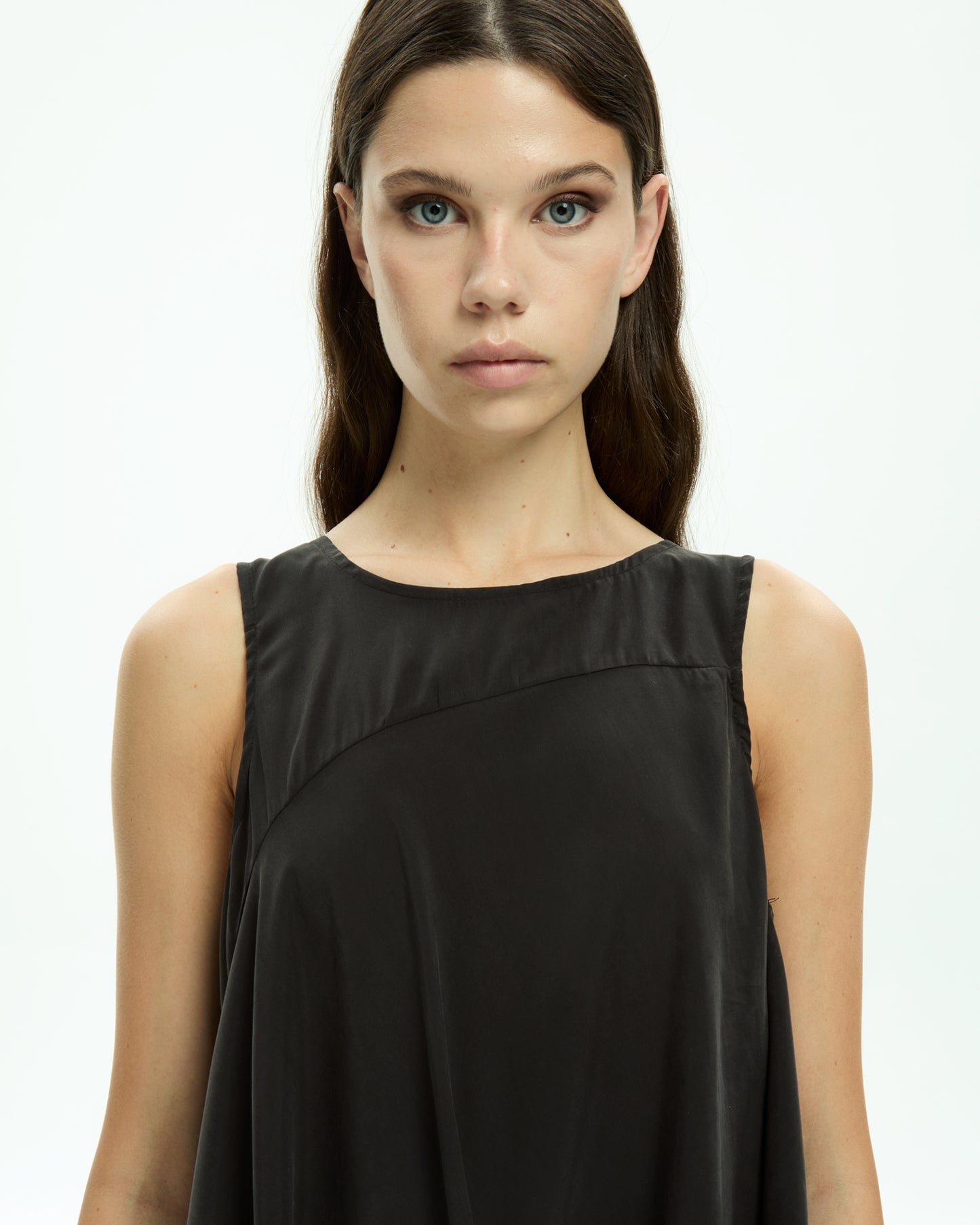 MLO Abito lungo smanicato NERO