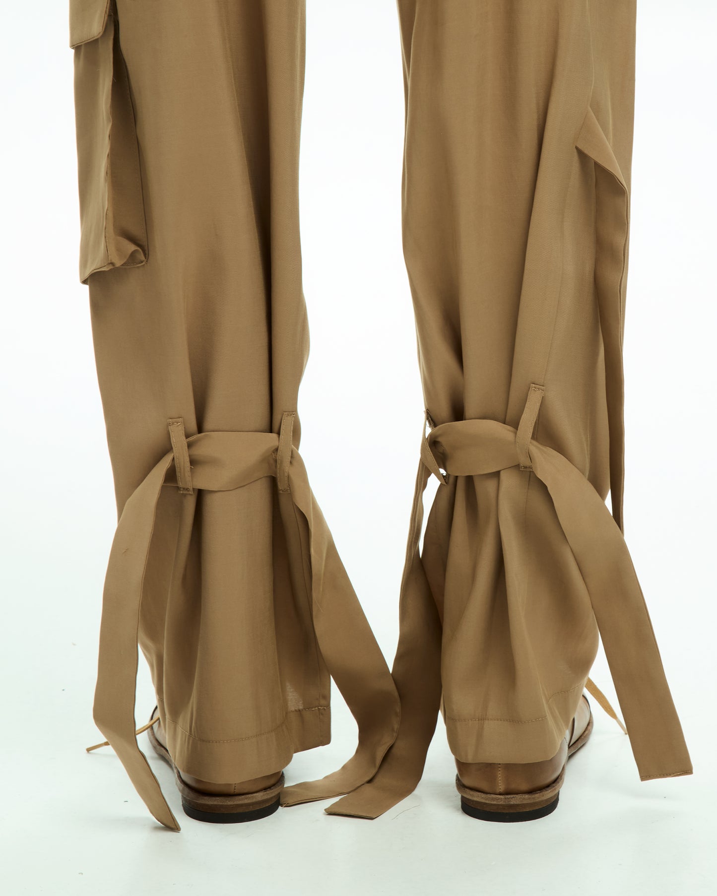 MLO Pantaloni cargo con tasche applicate BEIGE