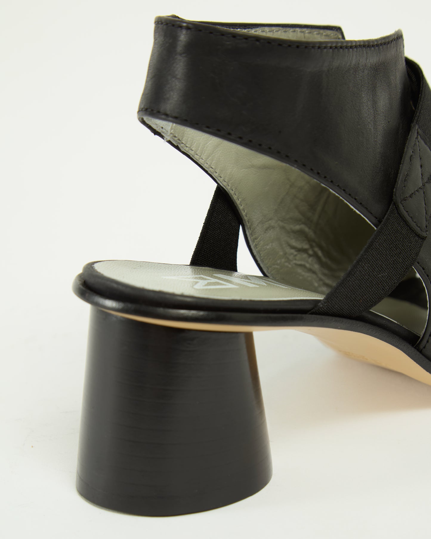 MLO Sandalo con fasce elastiche NERO