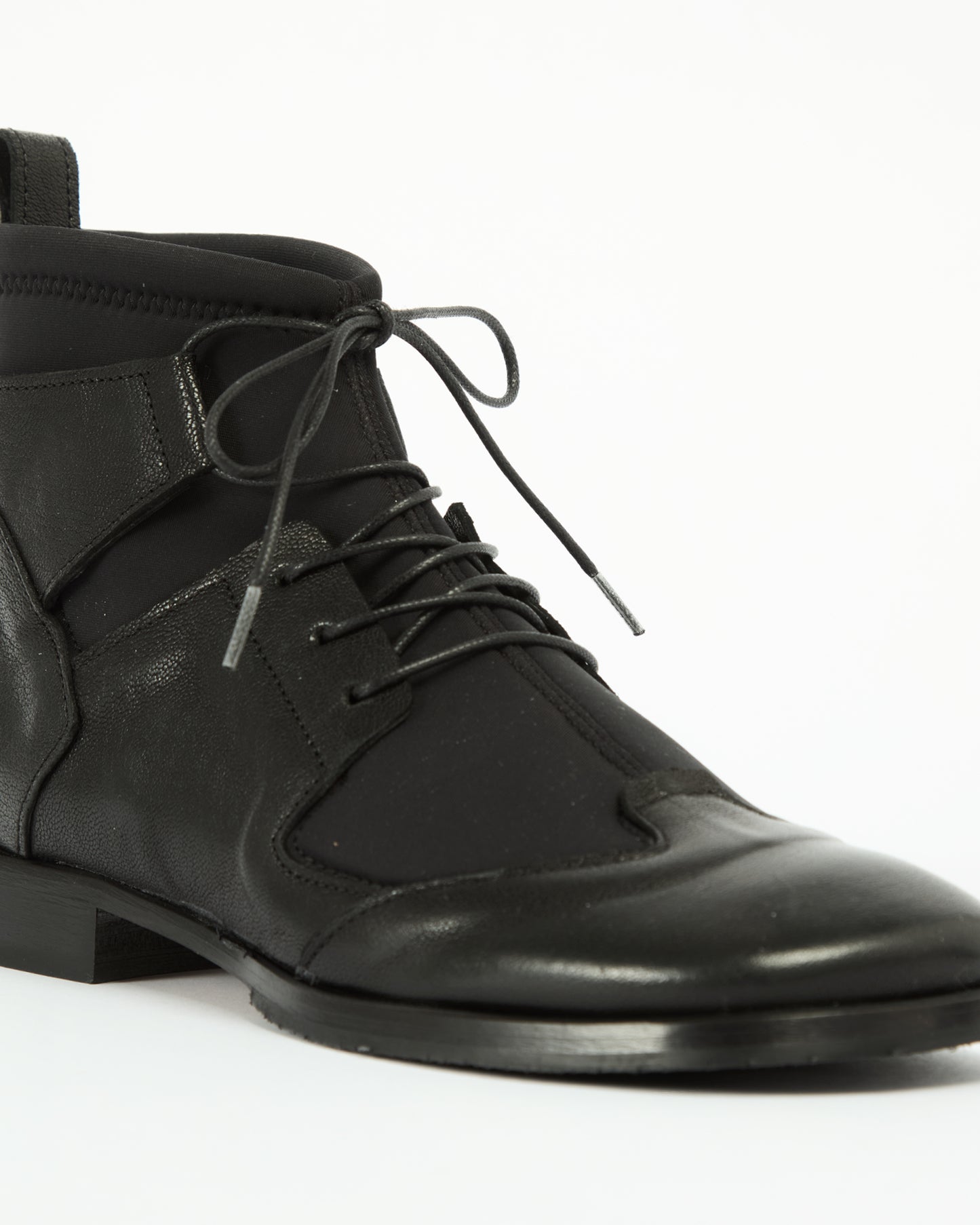 MLO Stivaletto stringato NERO