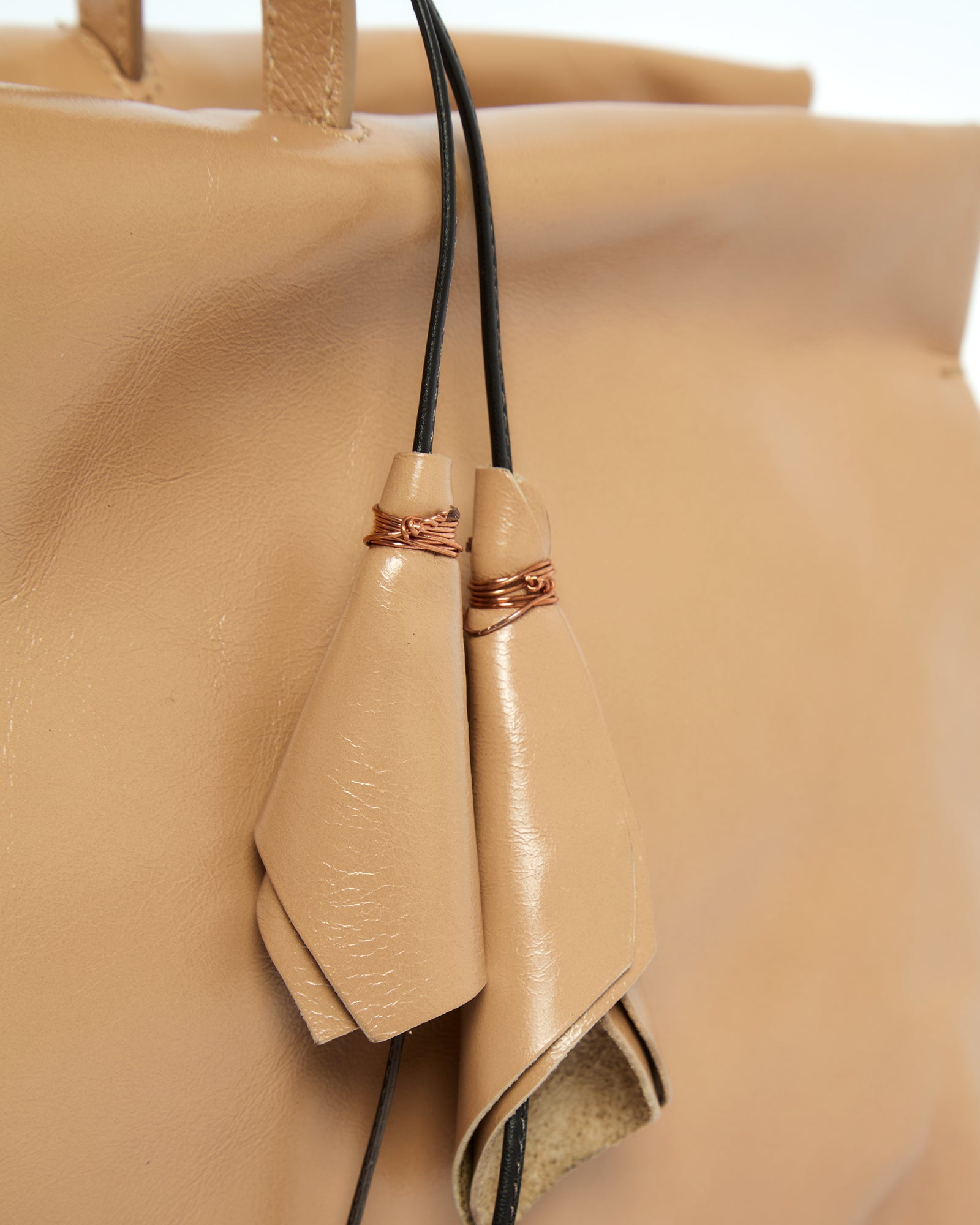 _MALLONI Borsa a spalla con pelle lucida CIPRIA