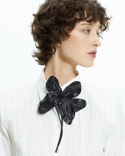 _MALLONI Spilla fiore in pelle NERO