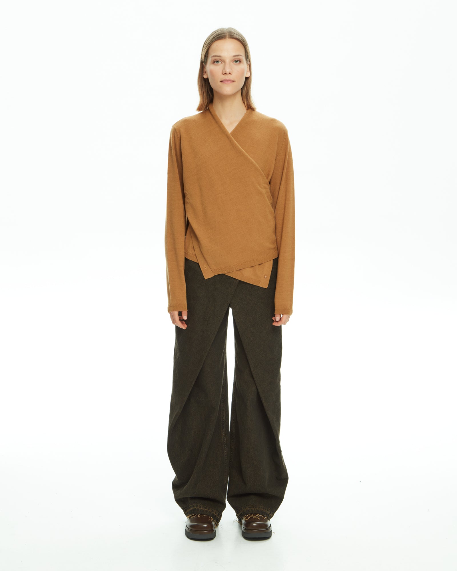 MLO Maglia con collo incrociato BEIGE