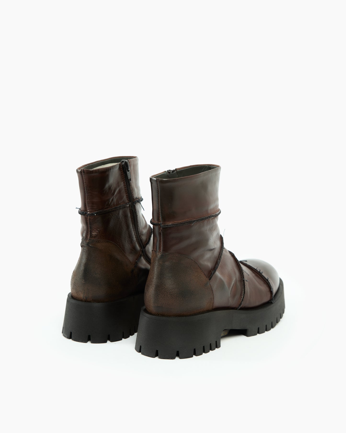 MLO Anfibi con cuciture a vista