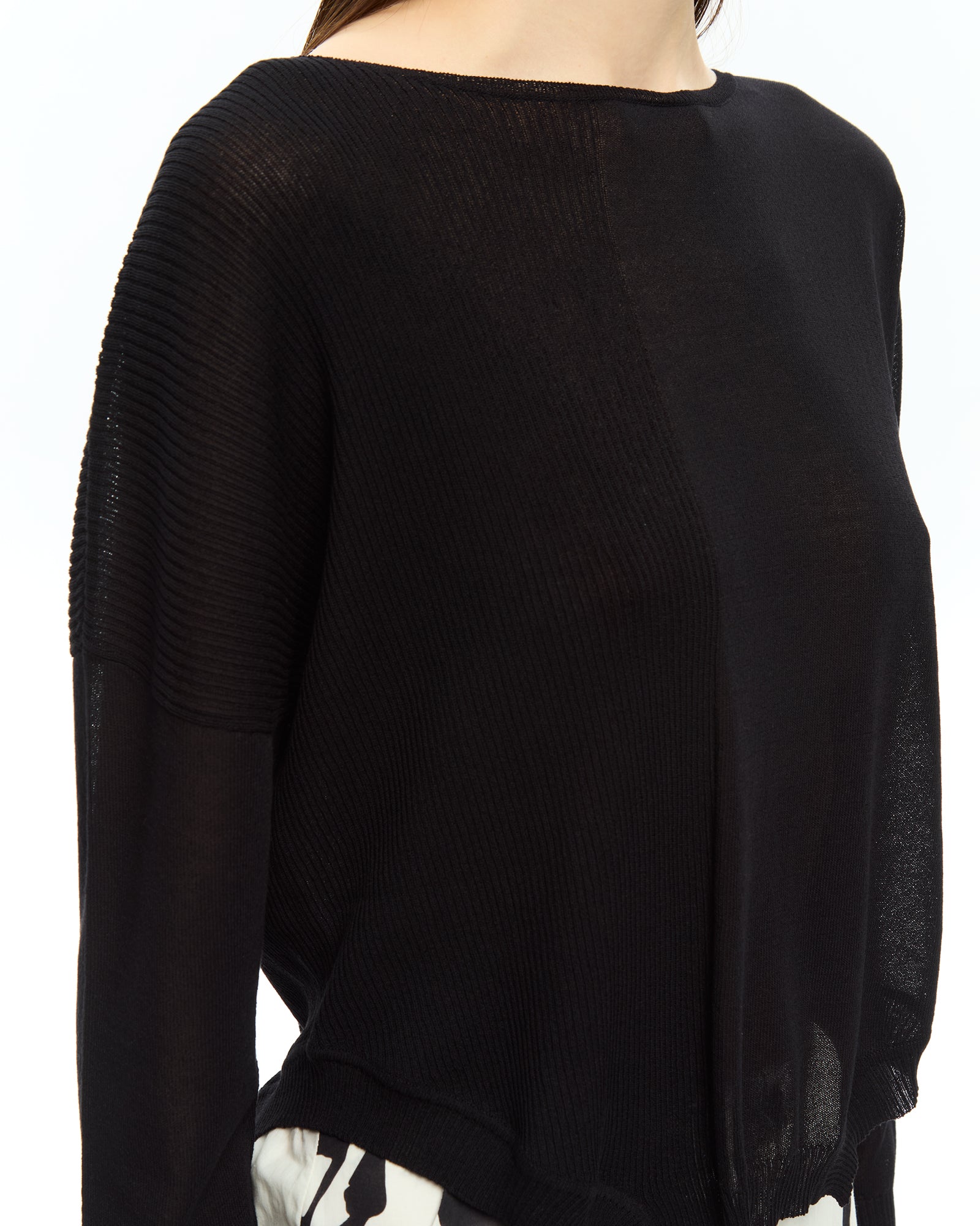 MLO Top con scollo ampio NERO