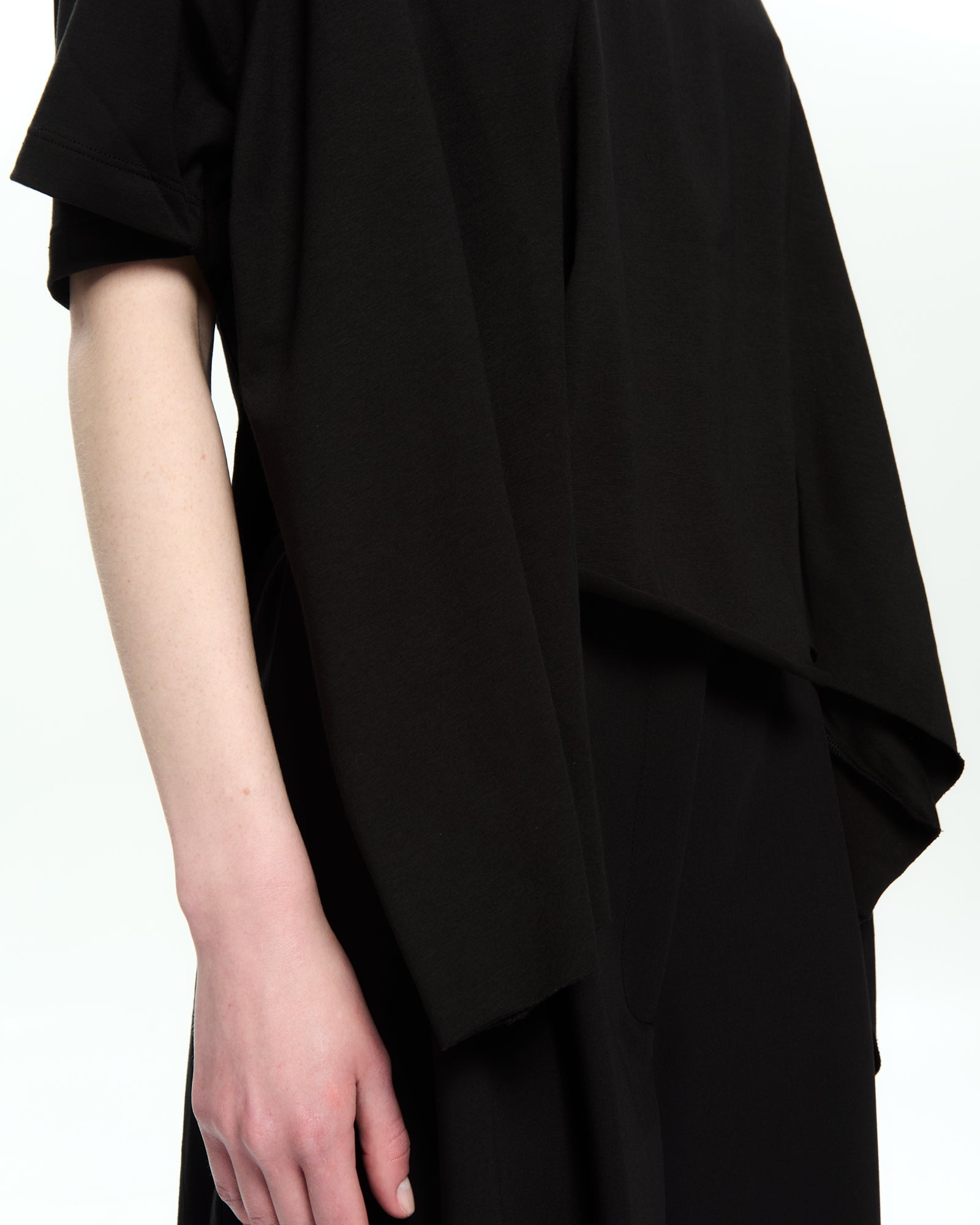 MLO Jersey asimmetrico con maniche corte NERO