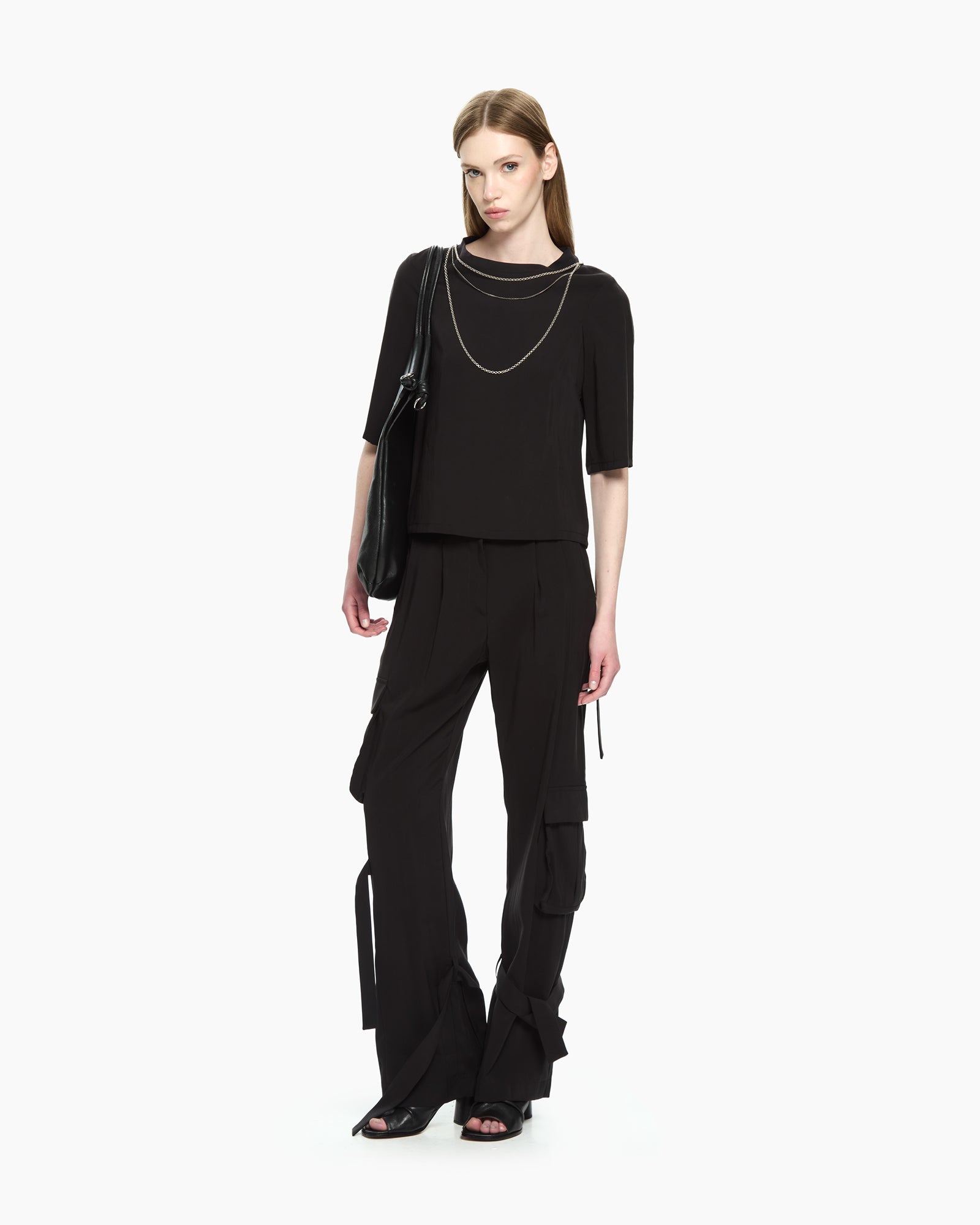 MLO Pantaloni cargo con tasche applicate NERO