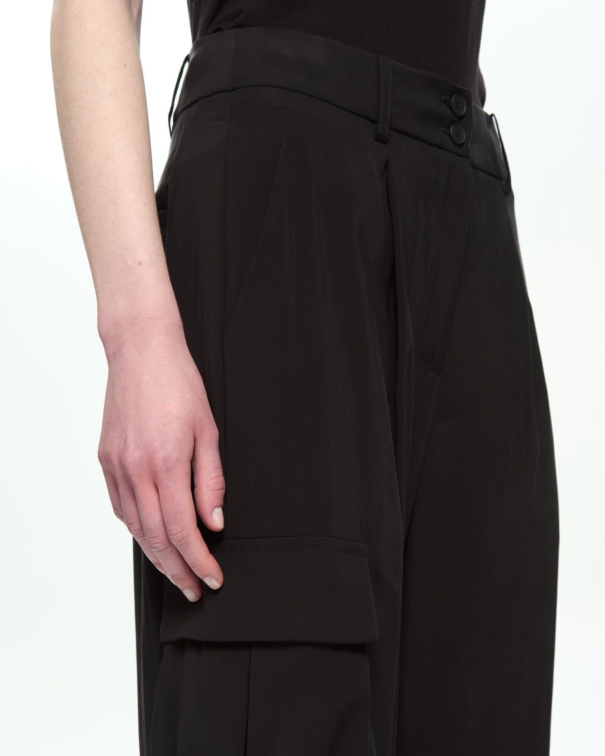 MLO Pantaloni cargo con tasche applicate NERO