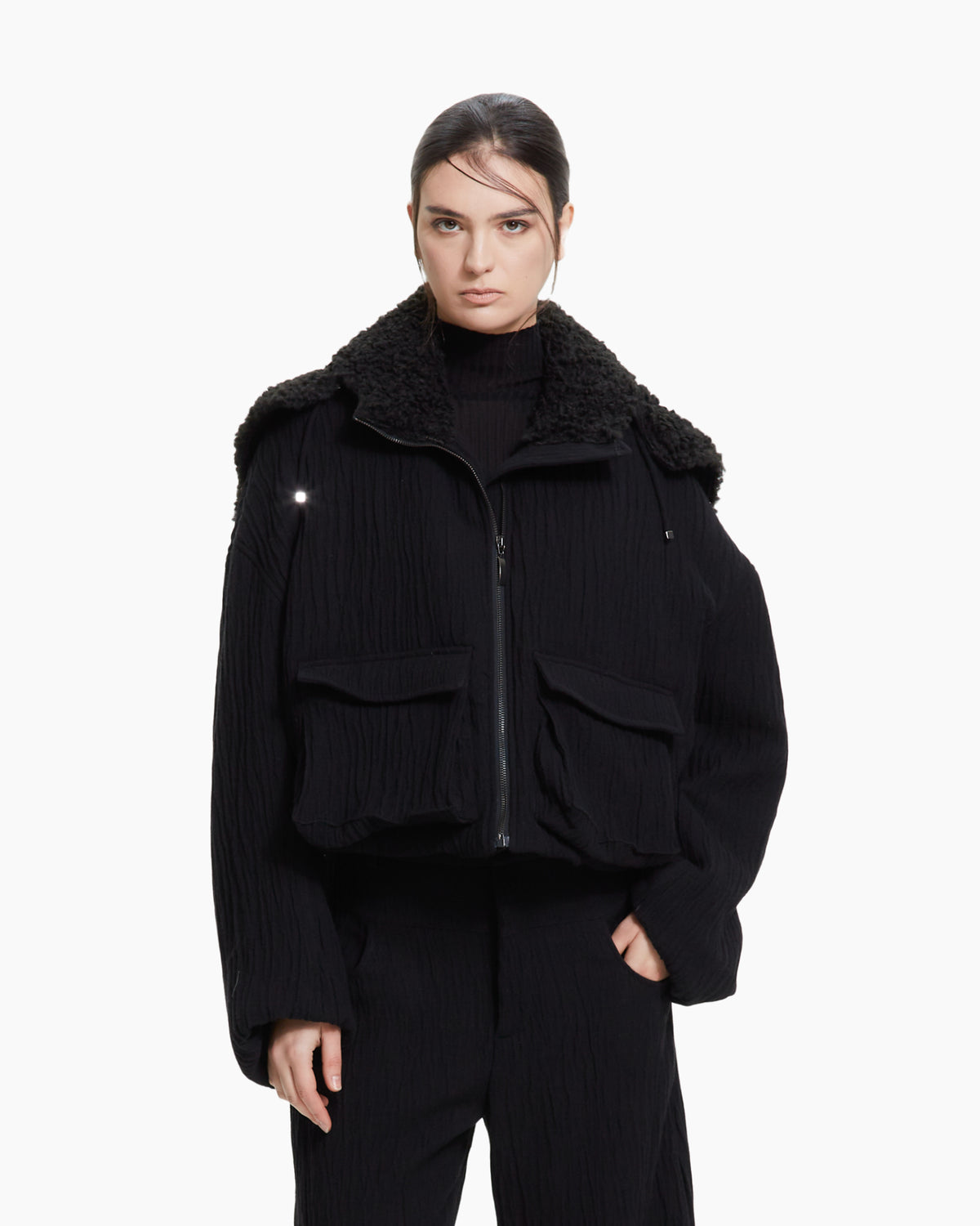 MLO Giacca cropped con cappuccio NERO