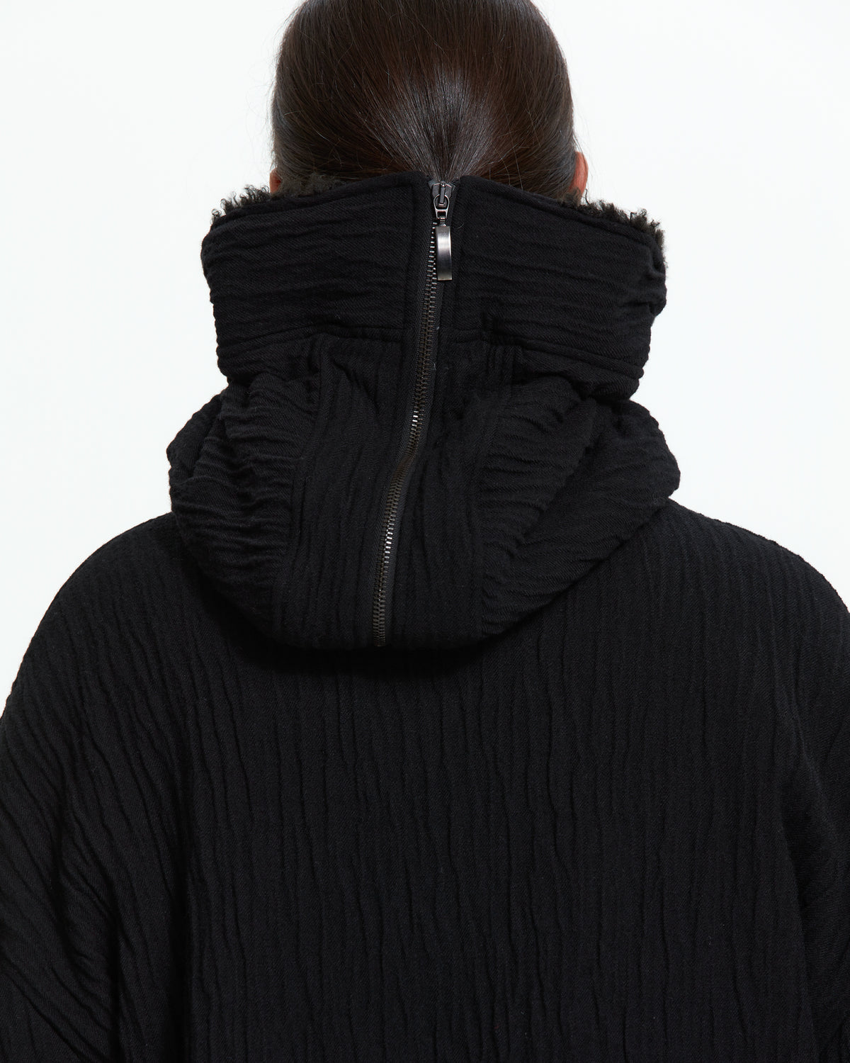 MLO Giacca cropped con cappuccio NERO
