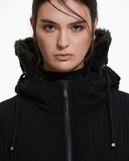 MLO Giacca cropped con cappuccio NERO