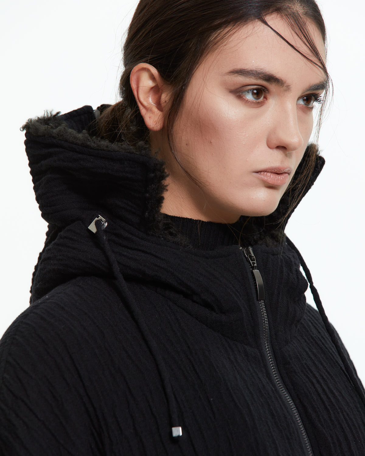 MLO Giacca cropped con cappuccio NERO