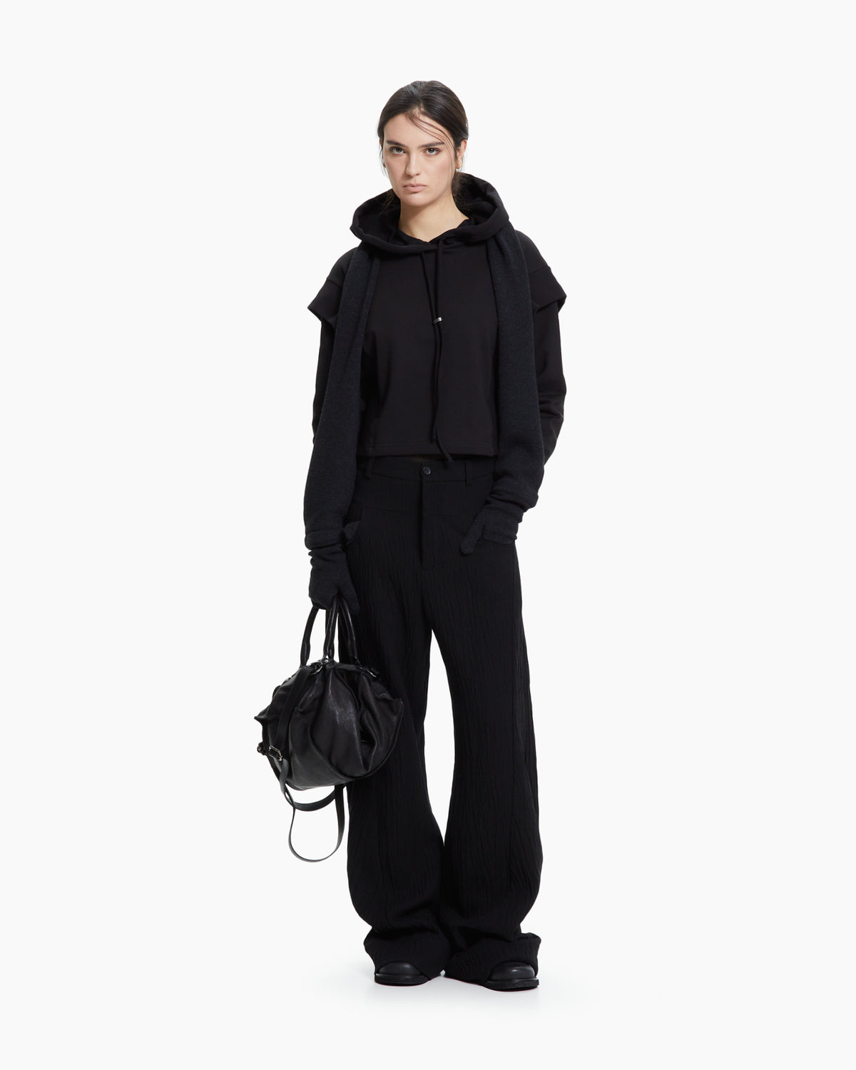 MLO Felpa cropped con cappuccio NERO