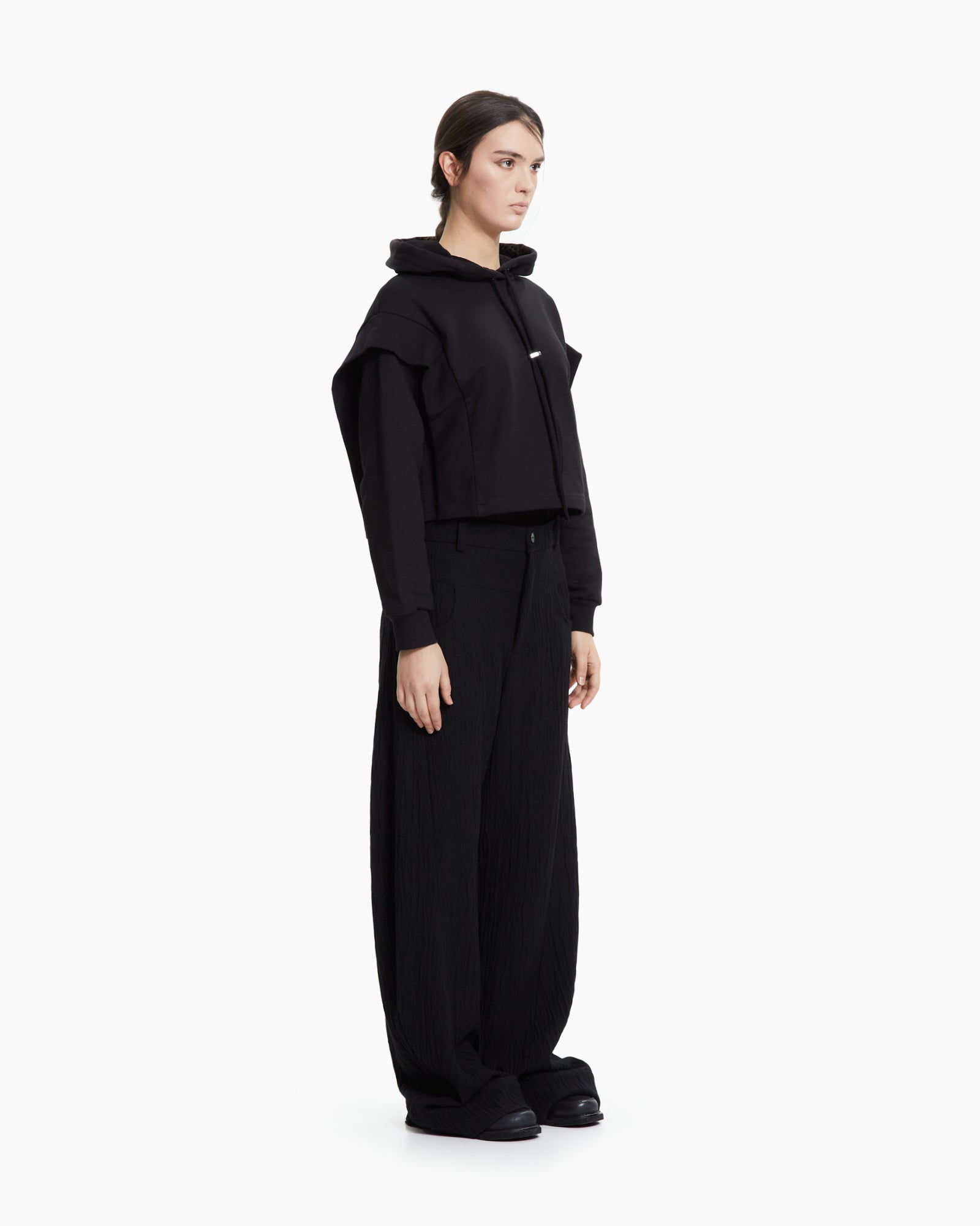 MLO Felpa cropped con cappuccio NERO