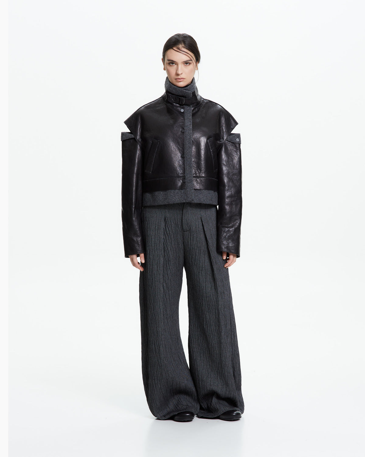 MLO Giacca cropped con collo tecnico NERO