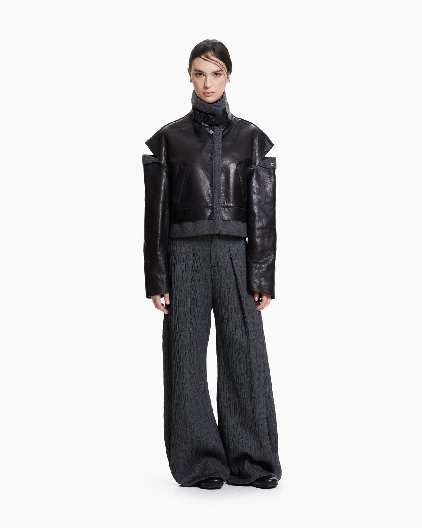 MLO Giacca cropped con collo tecnico NERO