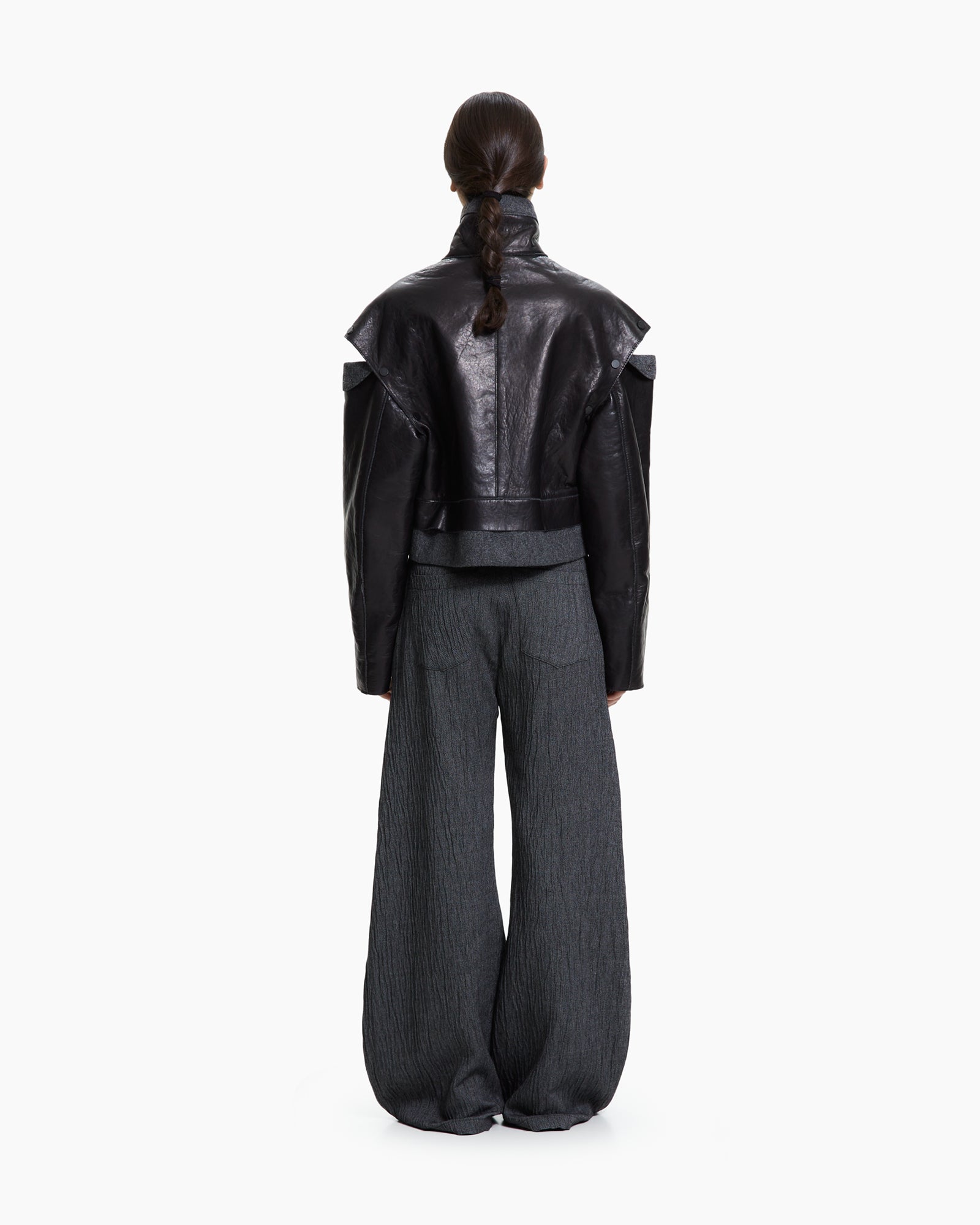 MLO Giacca cropped con collo tecnico NERO