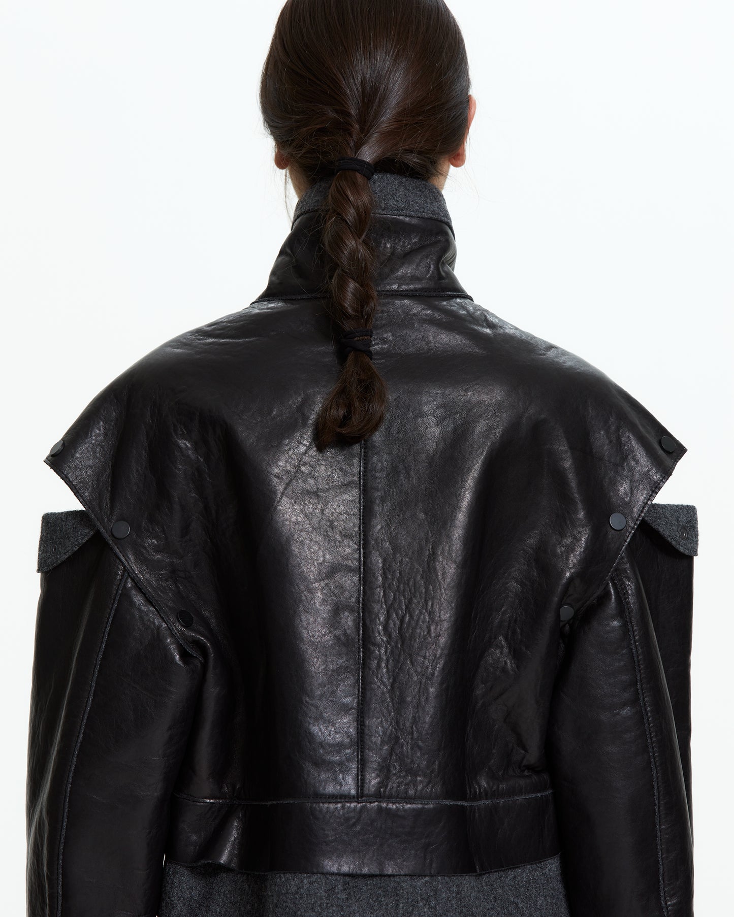MLO Giacca cropped con collo tecnico NERO