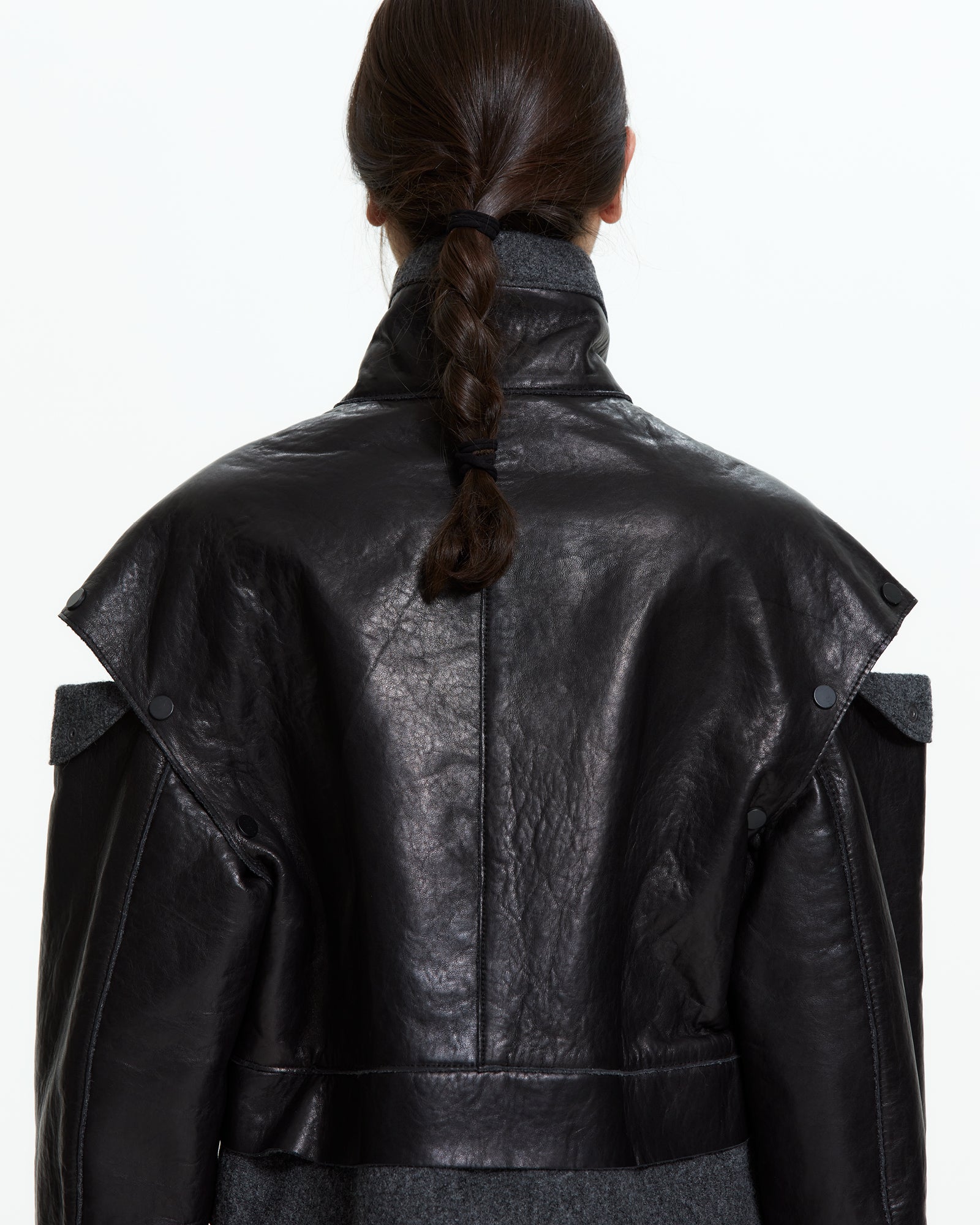 MLO Giacca cropped con collo tecnico NERO