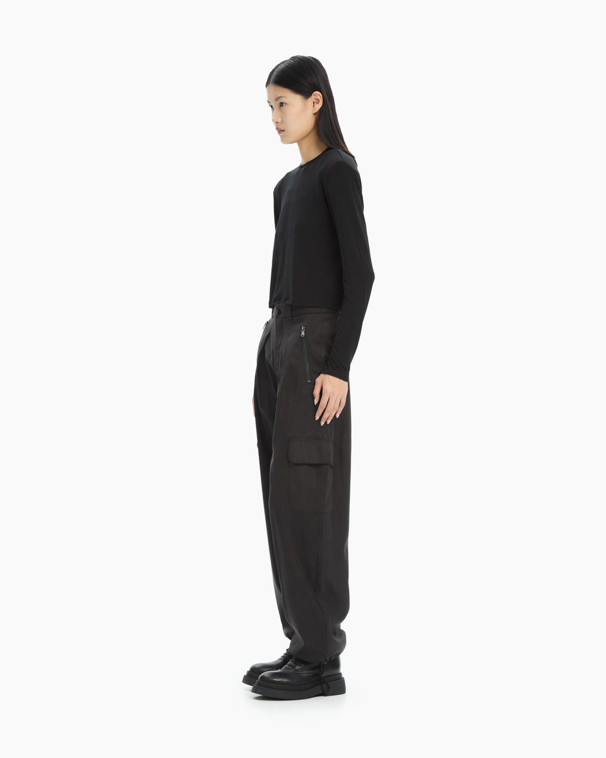 MLO Pantalone cargo con coulisse al fondo NERO