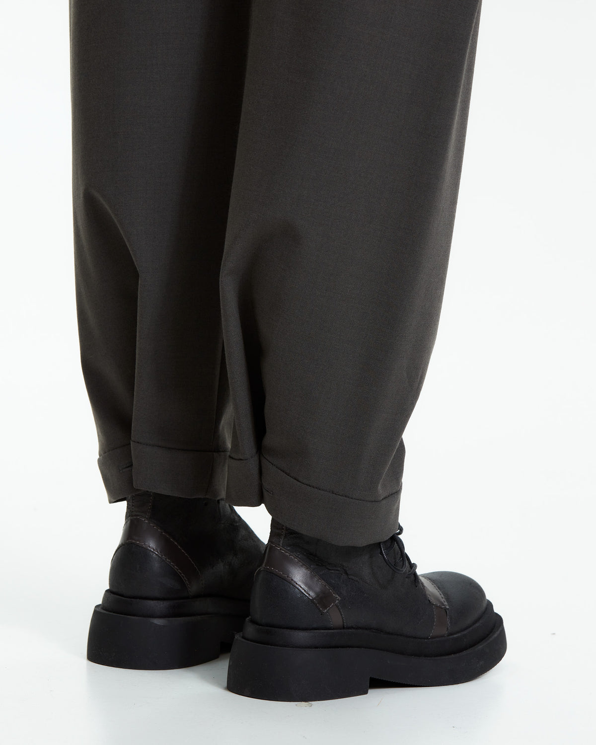 MLO Pantalone sartoriale con risvolto VERDE