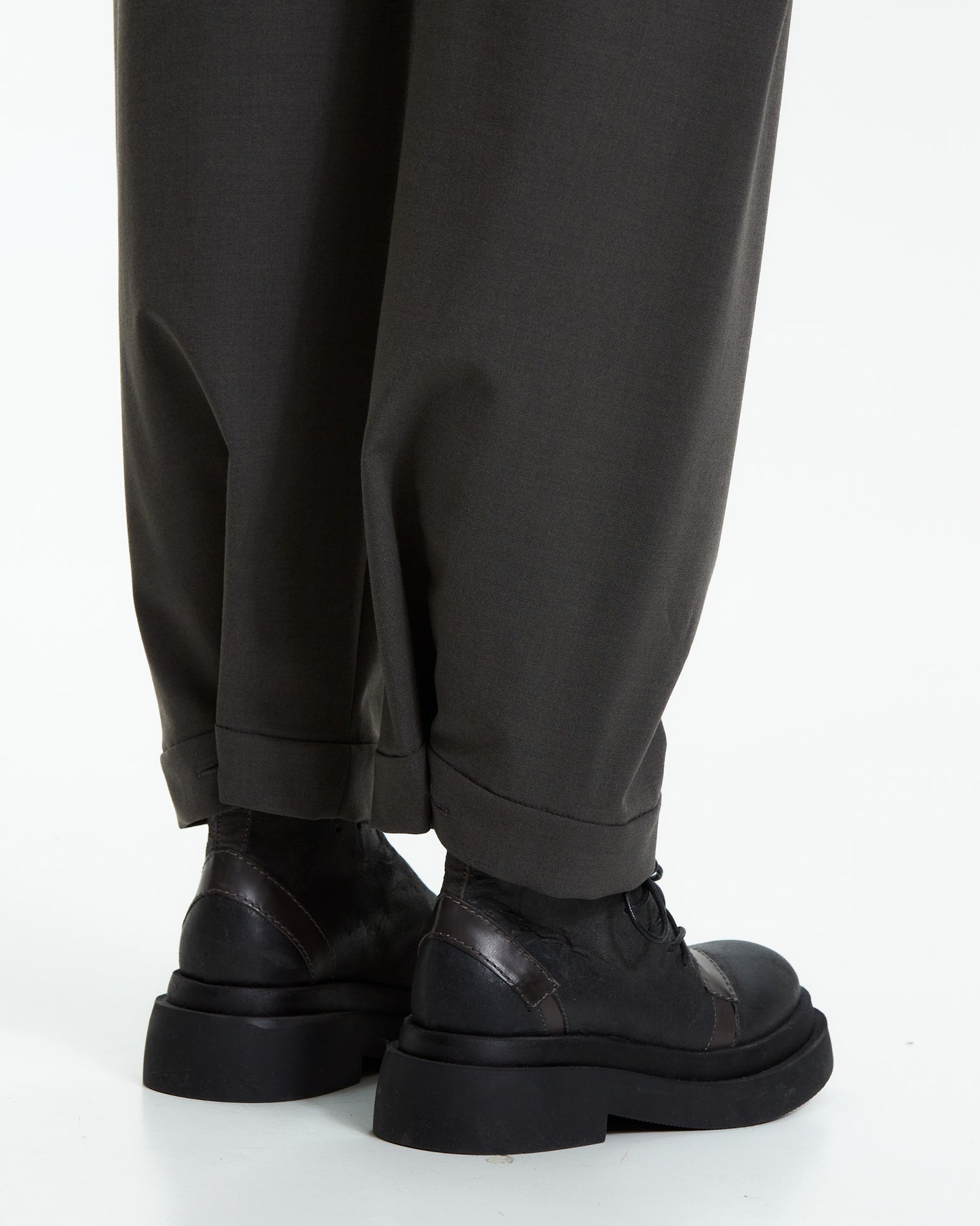 MLO Pantalone sartoriale con risvolto VERDE