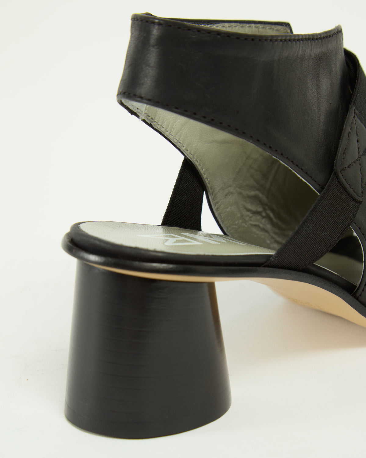 MLO Sandalo con fasce elastiche NERO