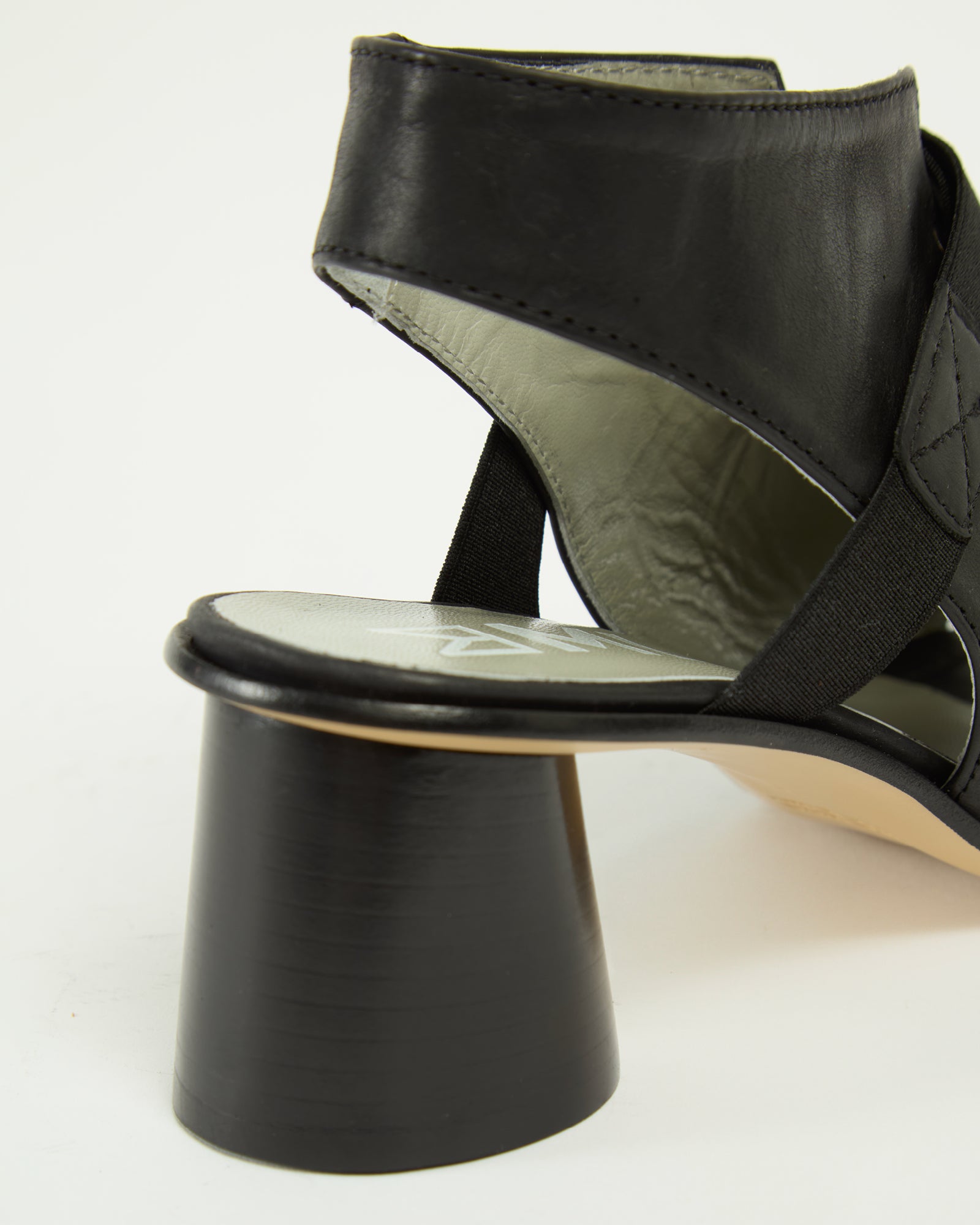 MLO Sandalo con fasce elastiche NERO