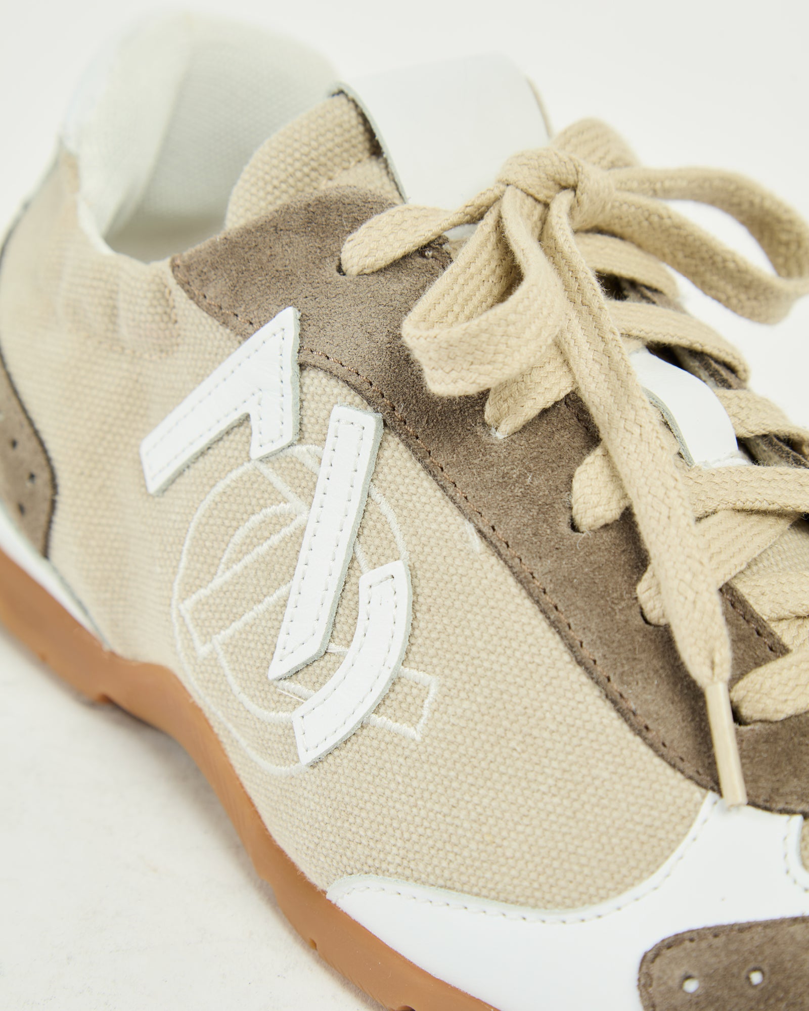 MLO Sneaker
