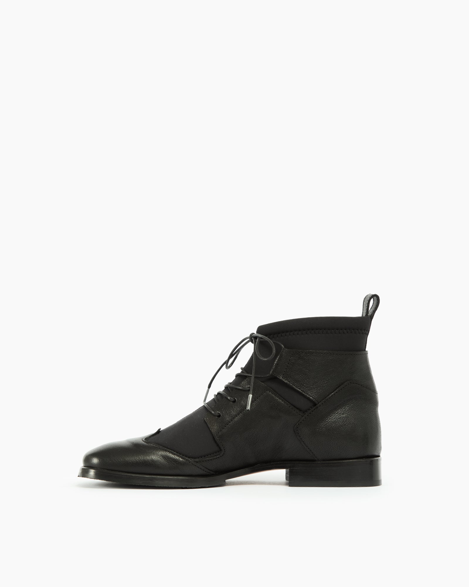 MLO Stivaletto stringato NERO