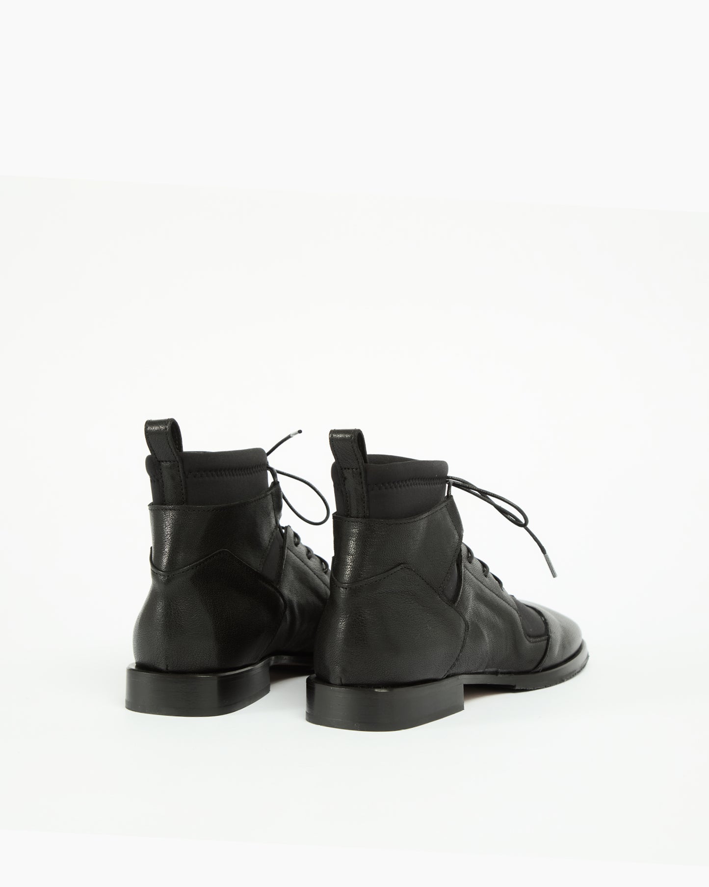 MLO Stivaletto stringato NERO