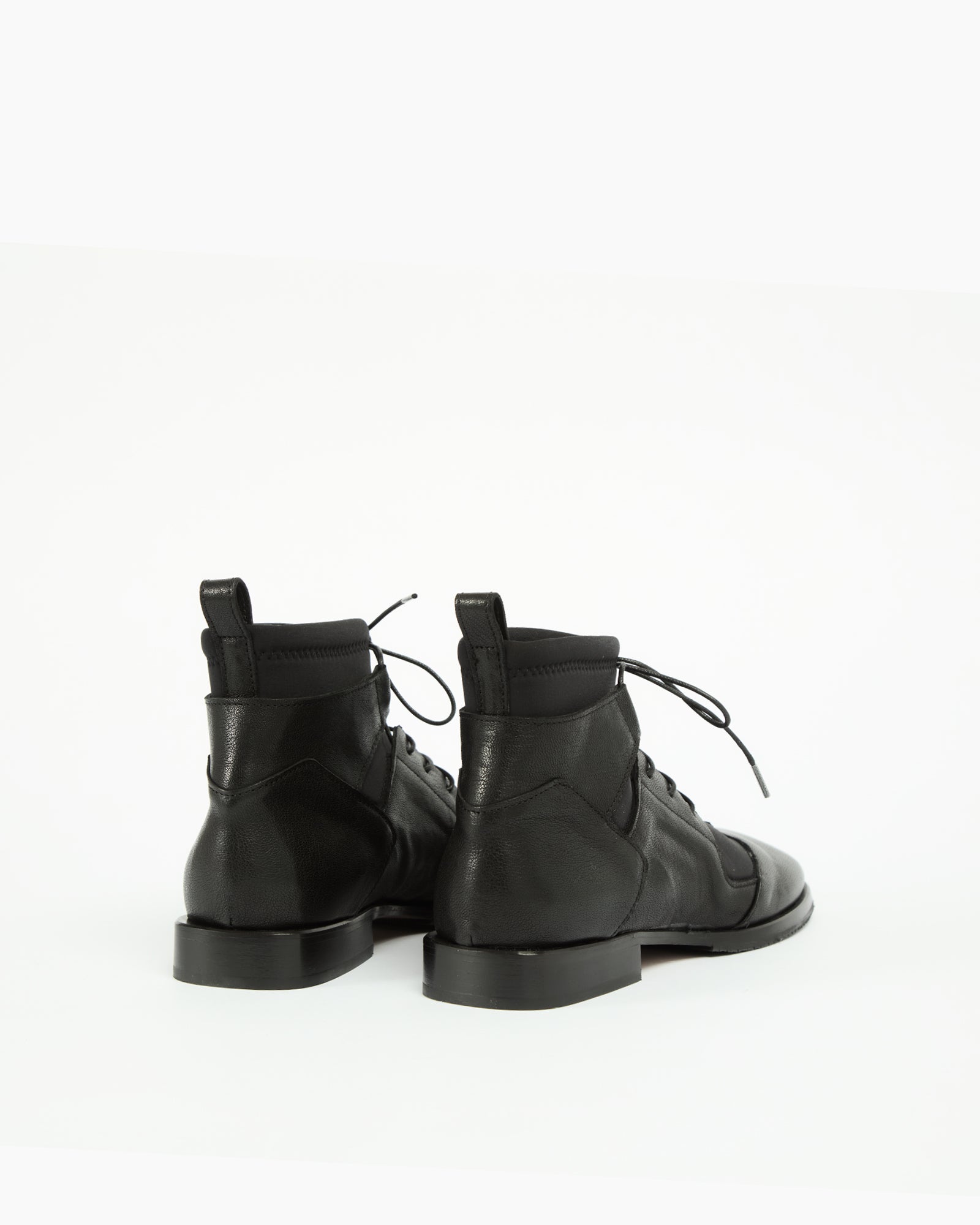 MLO Stivaletto stringato NERO