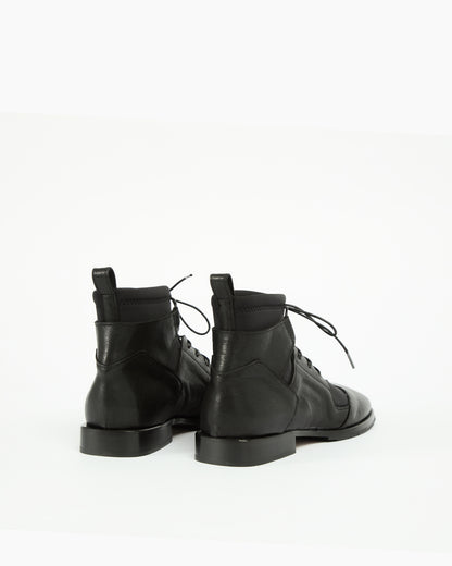 MLO Stivaletto stringato NERO
