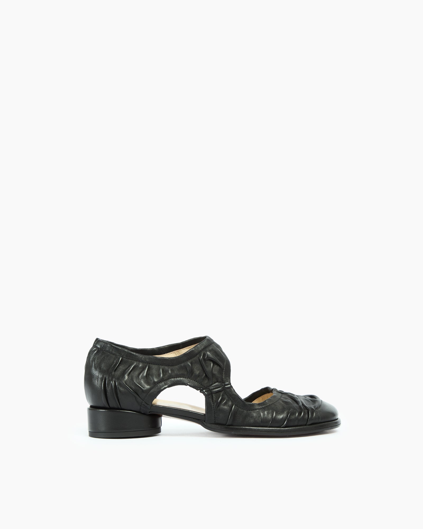 MLO Scarpa con aperture laterali NERO