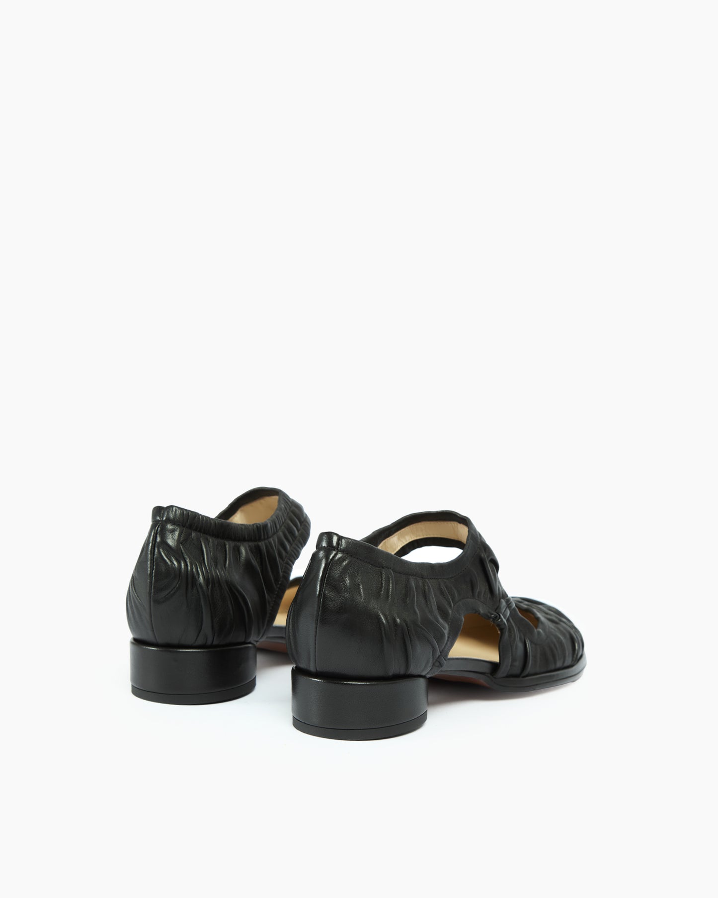 MLO Scarpa con aperture laterali NERO