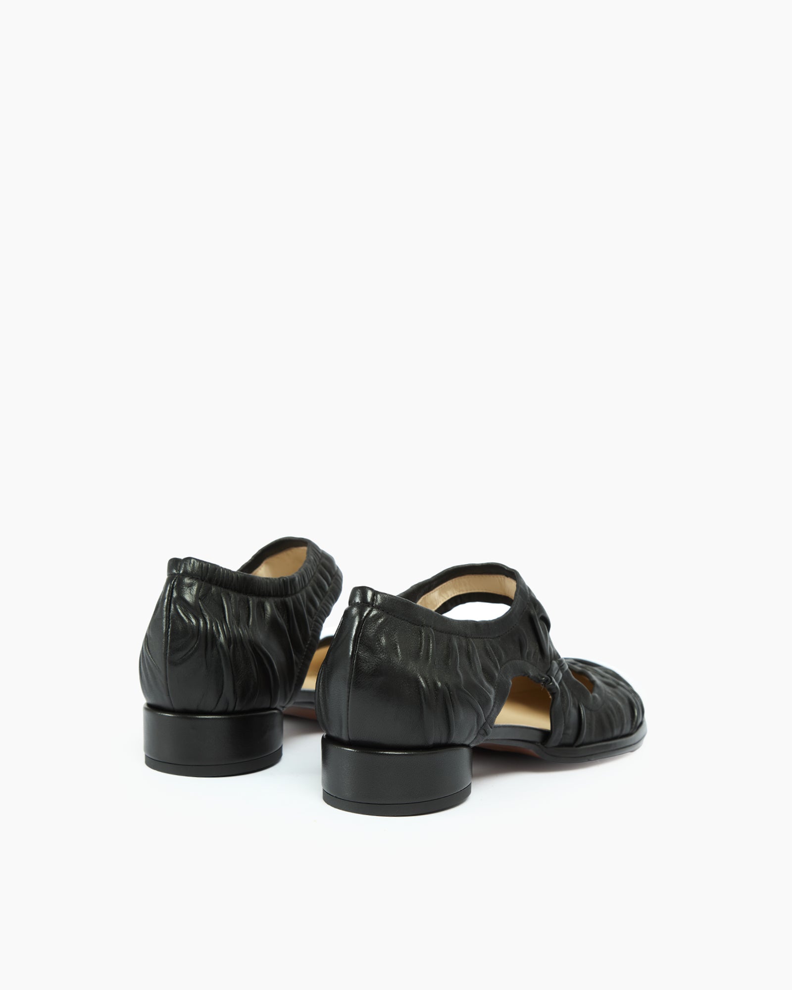 MLO Scarpa con aperture laterali NERO