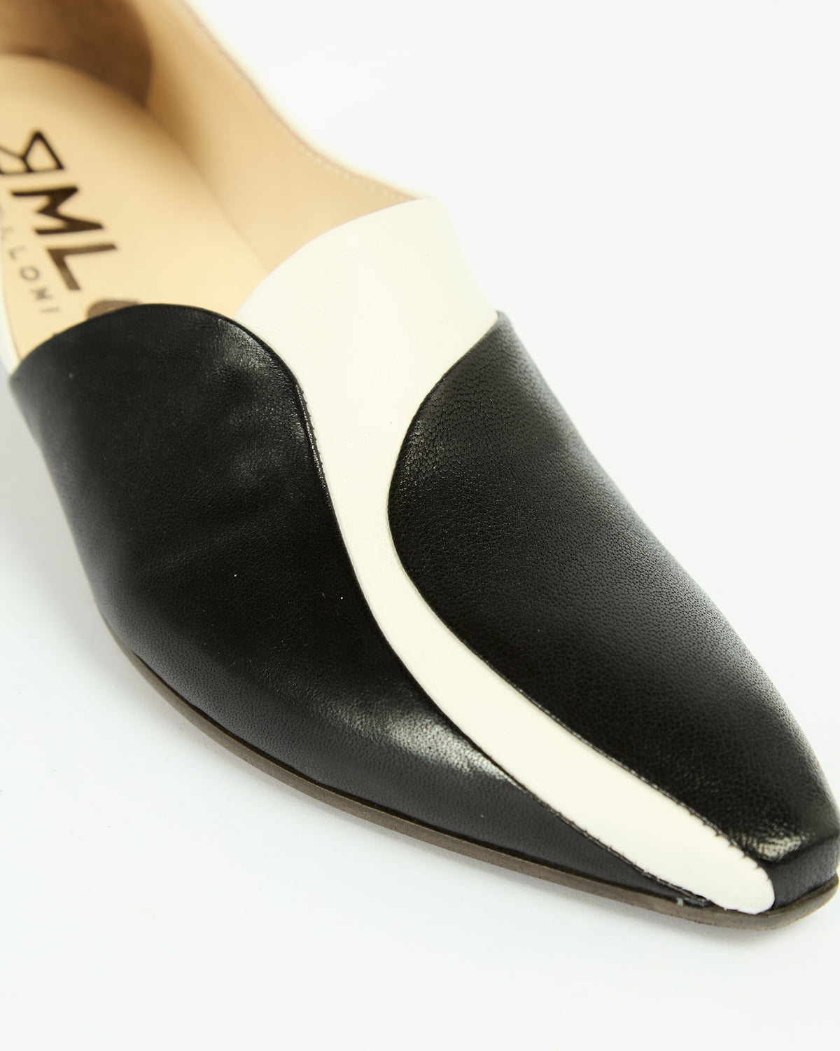 MLO Décolleté con pannelli sagomati e tacco sottile NERO+BIANCO